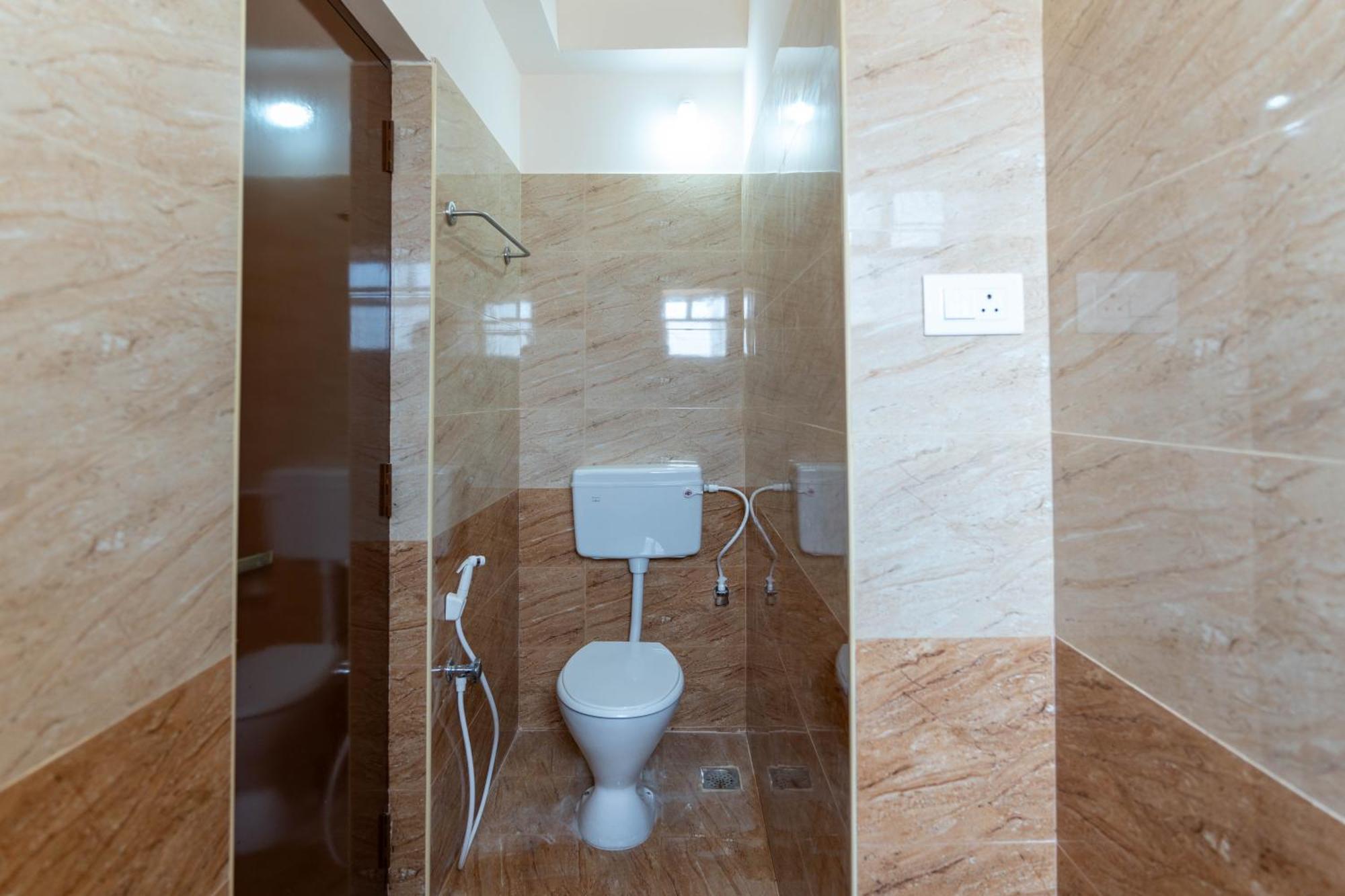 Aishwaryam Service Apartment Chennai Exterior foto